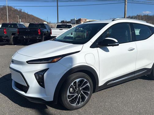 Summit White 2023 Chevrolet Bolt EUV FWD Premier