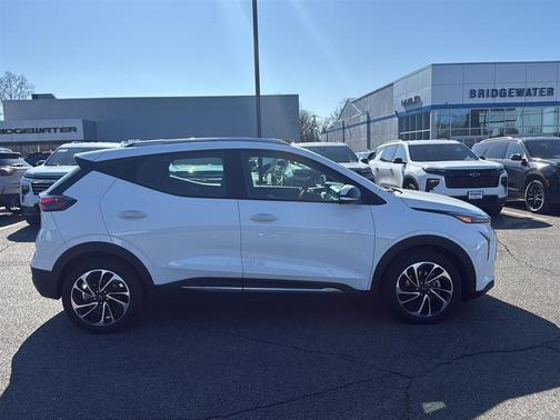 Summit White 2023 Chevrolet Bolt EUV FWD Premier
