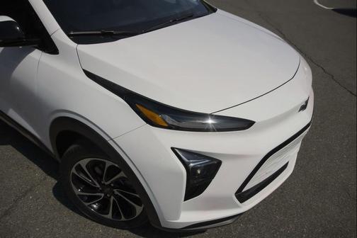 Summit White 2023 Chevrolet Bolt EUV FWD Premier