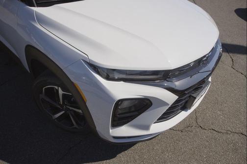 Summit White 2023 Chevrolet Trailblazer RS