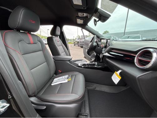 Mosaic Black Metallic 2026 Chevrolet Trax FWD 2RS