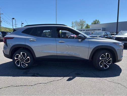 Sterling Gray Metallic 2026 Chevrolet Trax FWD 2RS