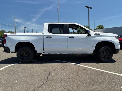 Summit White 2026 Chevrolet Silverado 1500 LT Trail Boss