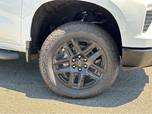 Summit White 2026 Chevrolet Silverado 1500 LT Trail Boss