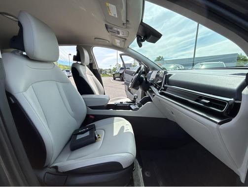 Gravity Gray 2024 Kia Sportage EX