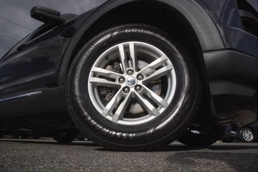 AGATE BLACK METALLIC 2020 Ford Explorer XLT