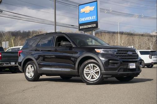 AGATE BLACK METALLIC 2020 Ford Explorer XLT