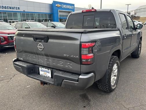 2022 Nissan Frontier SV