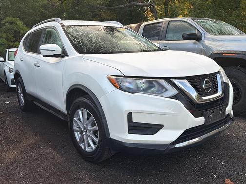 Pearl White 2018 Nissan Rogue SV