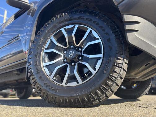 2020 Toyota Tacoma TRD Sport