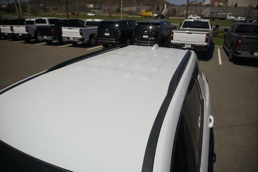 Summit White 2026 Chevrolet Traverse LT