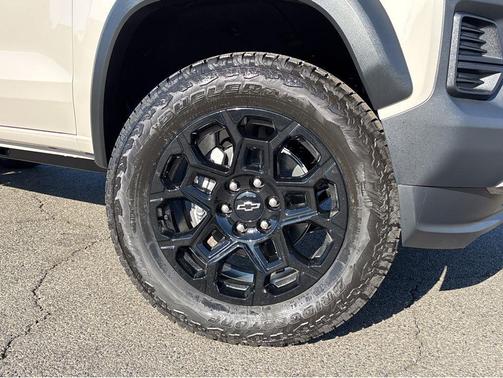 White Sands 2026 Chevrolet Colorado Trail Boss