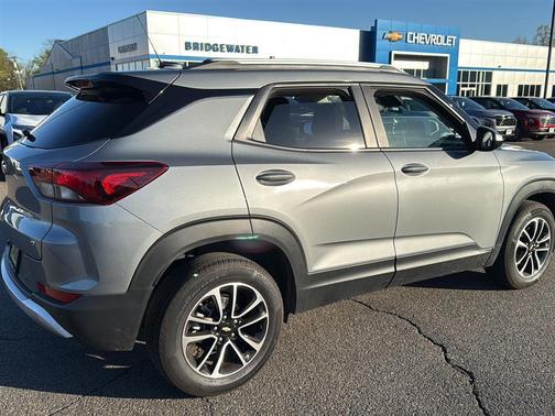 Sterling Gray Metallic 2026 Chevrolet Trailblazer LT
