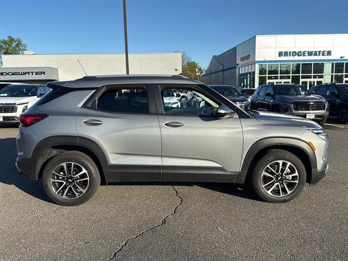 Sterling Gray Metallic 2026 Chevrolet Trailblazer LT