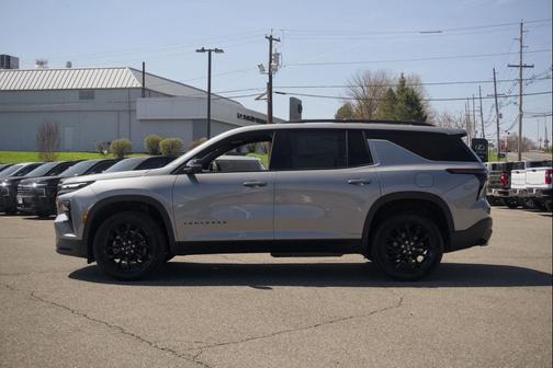 Sterling Gray Metallic 2026 Chevrolet Traverse LT