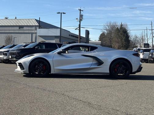 2026 Chevrolet Corvette Stingray w/2LT