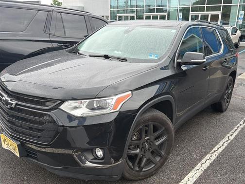 Mosaic Black Metallic 2020 Chevrolet Traverse LT Cloth