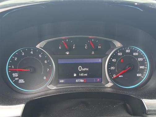 Mosaic Black Metallic 2020 Chevrolet Traverse LT Cloth