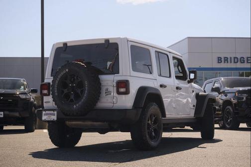Bright White Clearcoat 2022 Jeep Wrangler Willys