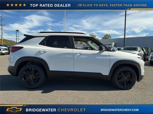 Summit White 2026 Chevrolet Trailblazer LT