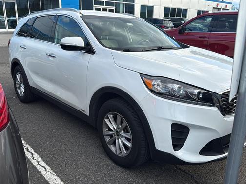 Snow White Pearl 2019 Kia Sorento LX