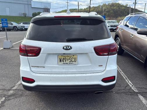 Snow White Pearl 2019 Kia Sorento LX