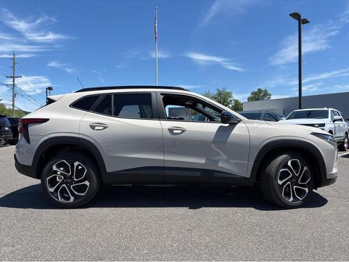 White Sands 2026 Chevrolet Trax FWD 2RS