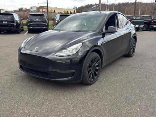 2022 Tesla Model Y Long Range Dual Motor All-Wheel Drive
