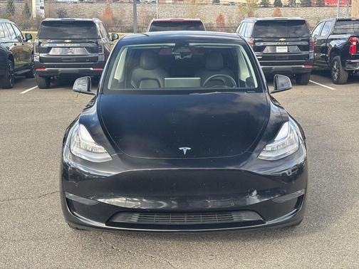 2022 Tesla Model Y Long Range Dual Motor All-Wheel Drive