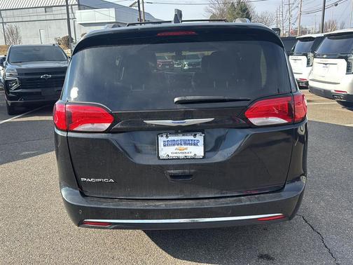 2018 Chrysler Pacifica Touring-L