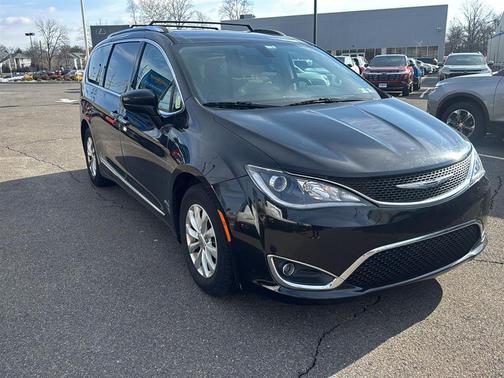2018 Chrysler Pacifica Touring-L