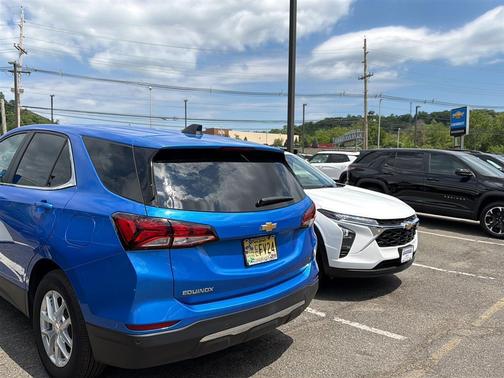 Riptide Blue Metallic 2024 Chevrolet Equinox 1LT