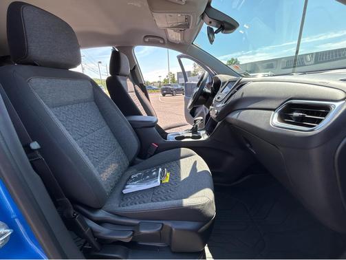 Riptide Blue Metallic 2024 Chevrolet Equinox 1LT