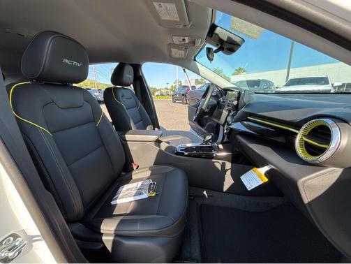 Summit White 2026 Chevrolet Trax FWD ACTIV