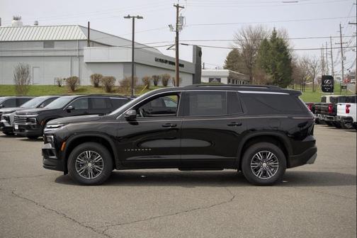 Mosaic Black Metallic 2026 Chevrolet Traverse LT
