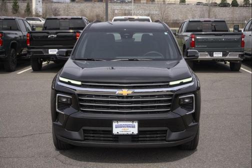 Mosaic Black Metallic 2026 Chevrolet Traverse LT