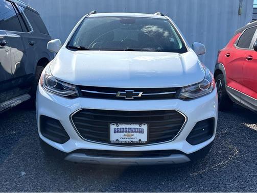 Summit White 2021 Chevrolet Trax LT