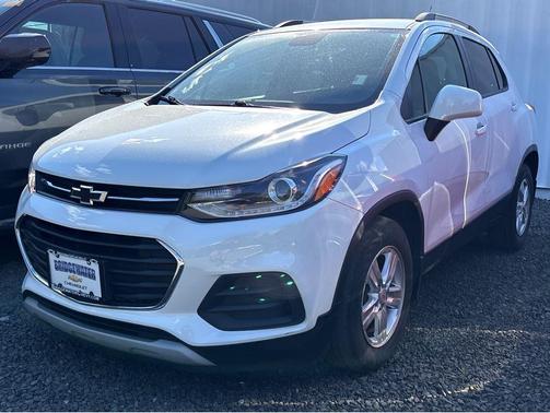 Summit White 2021 Chevrolet Trax LT