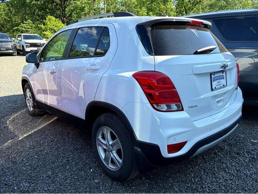 Summit White 2021 Chevrolet Trax LT