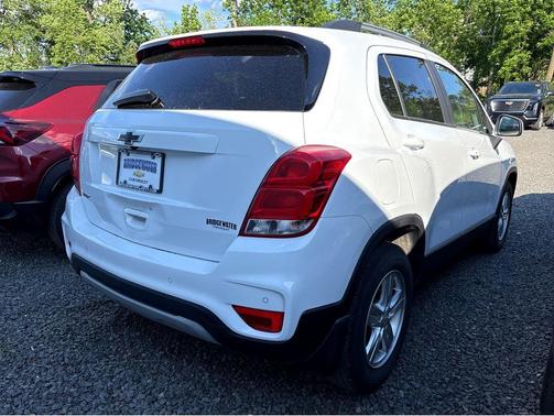Summit White 2021 Chevrolet Trax LT