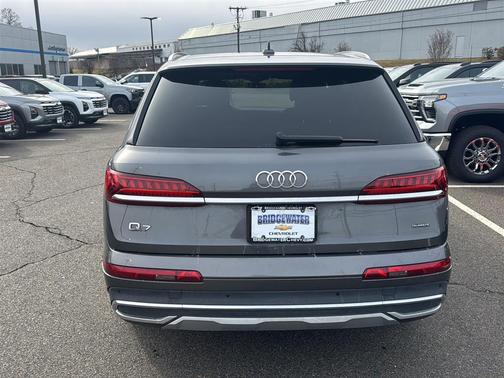 2021 Audi Q7 45 Premium