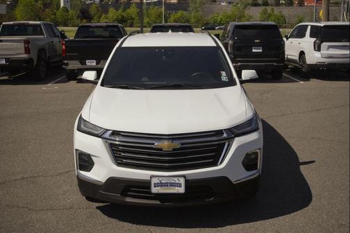 Summit White 2023 Chevrolet Traverse LT Cloth