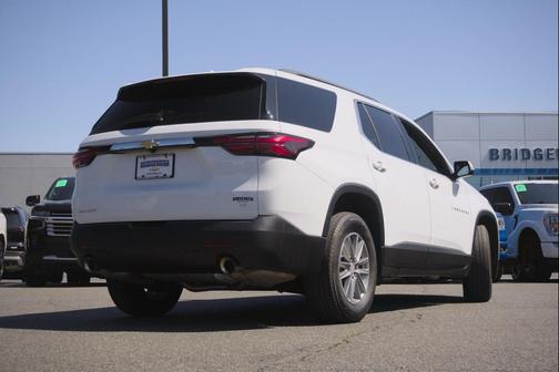 Summit White 2023 Chevrolet Traverse LT Cloth
