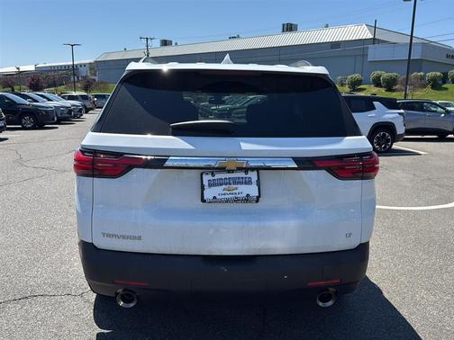 Summit White 2023 Chevrolet Traverse LT Cloth