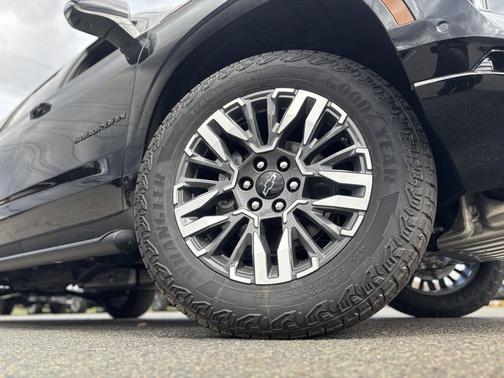 2026 Chevrolet Suburban Z71, 4WD