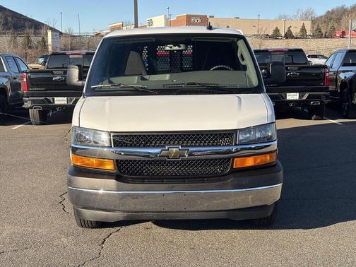2024 Chevrolet Express 2500 RWD 2500 Regular Wheelbase WT