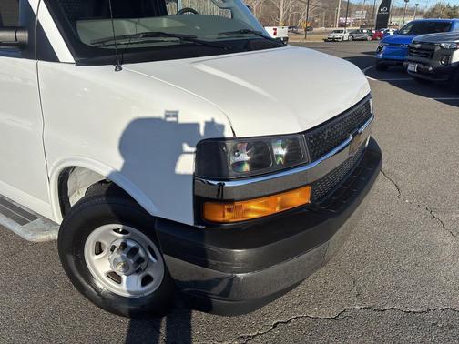 2024 Chevrolet Express 2500 RWD 2500 Regular Wheelbase WT