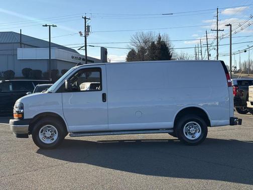 2024 Chevrolet Express 2500 RWD 2500 Regular Wheelbase WT