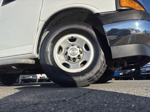 2024 Chevrolet Express 2500 RWD 2500 Regular Wheelbase WT