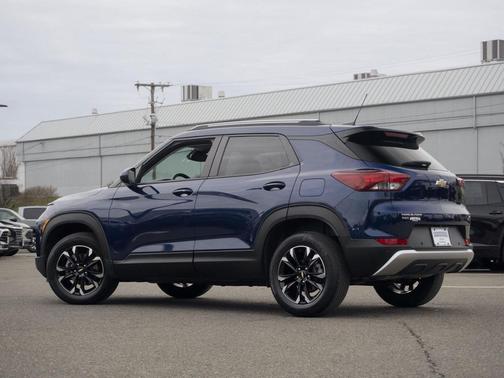 Blue Glow Metallic 2022 Chevrolet Trailblazer LT